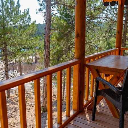 Tahtali Gol Evleri Emet