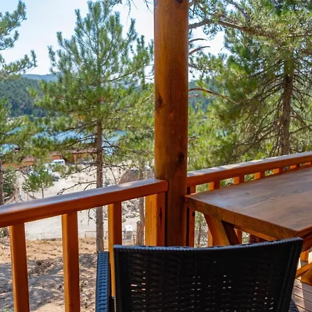 Tahtali Gol Evleri * Emet