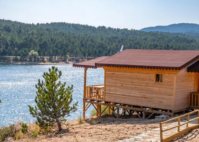 Tahtalı Göl Evleri *